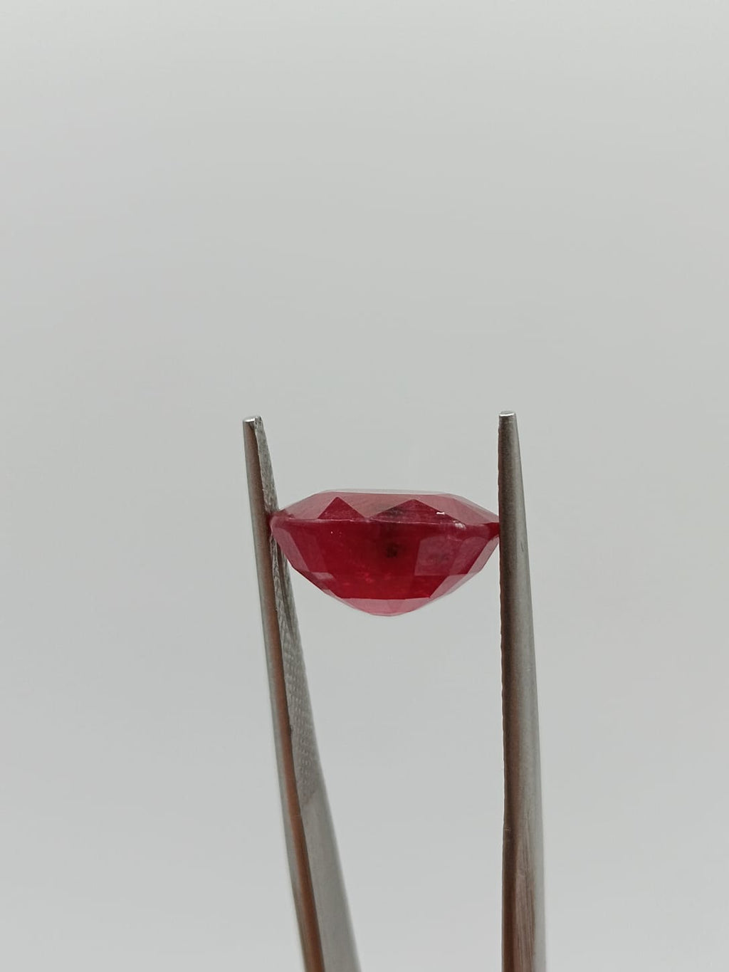 Rubí ovalado de 7.20ct