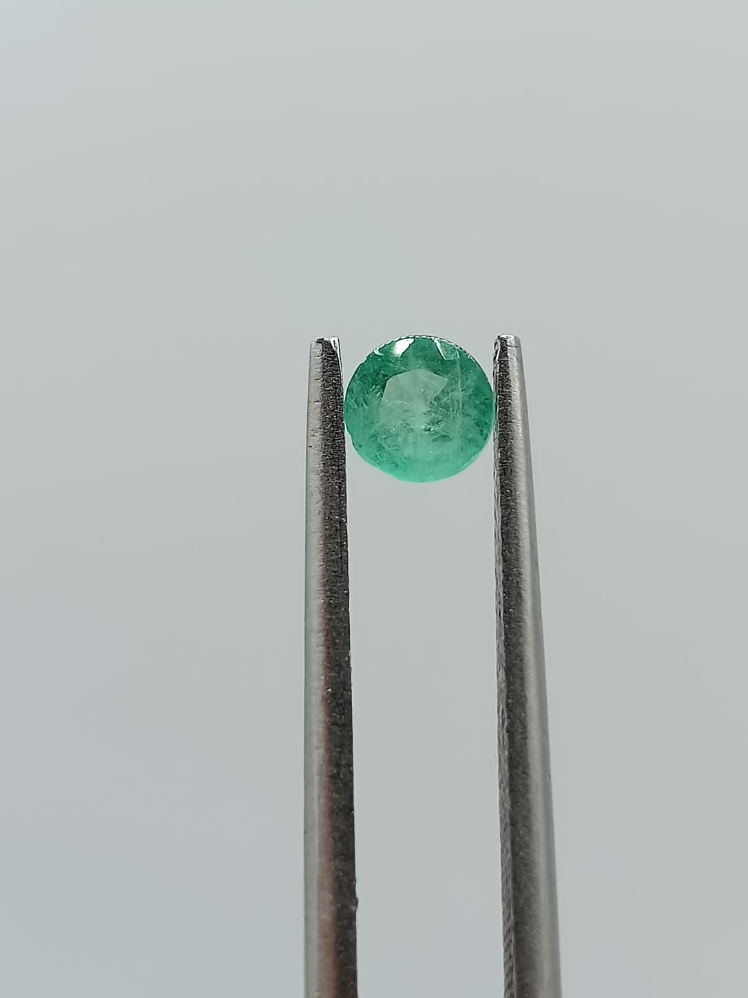 Esmeralda colombiana circular de 0.21ct