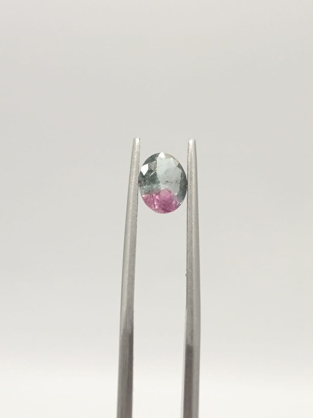 Turmalina sandia ovalada de 0.90ct