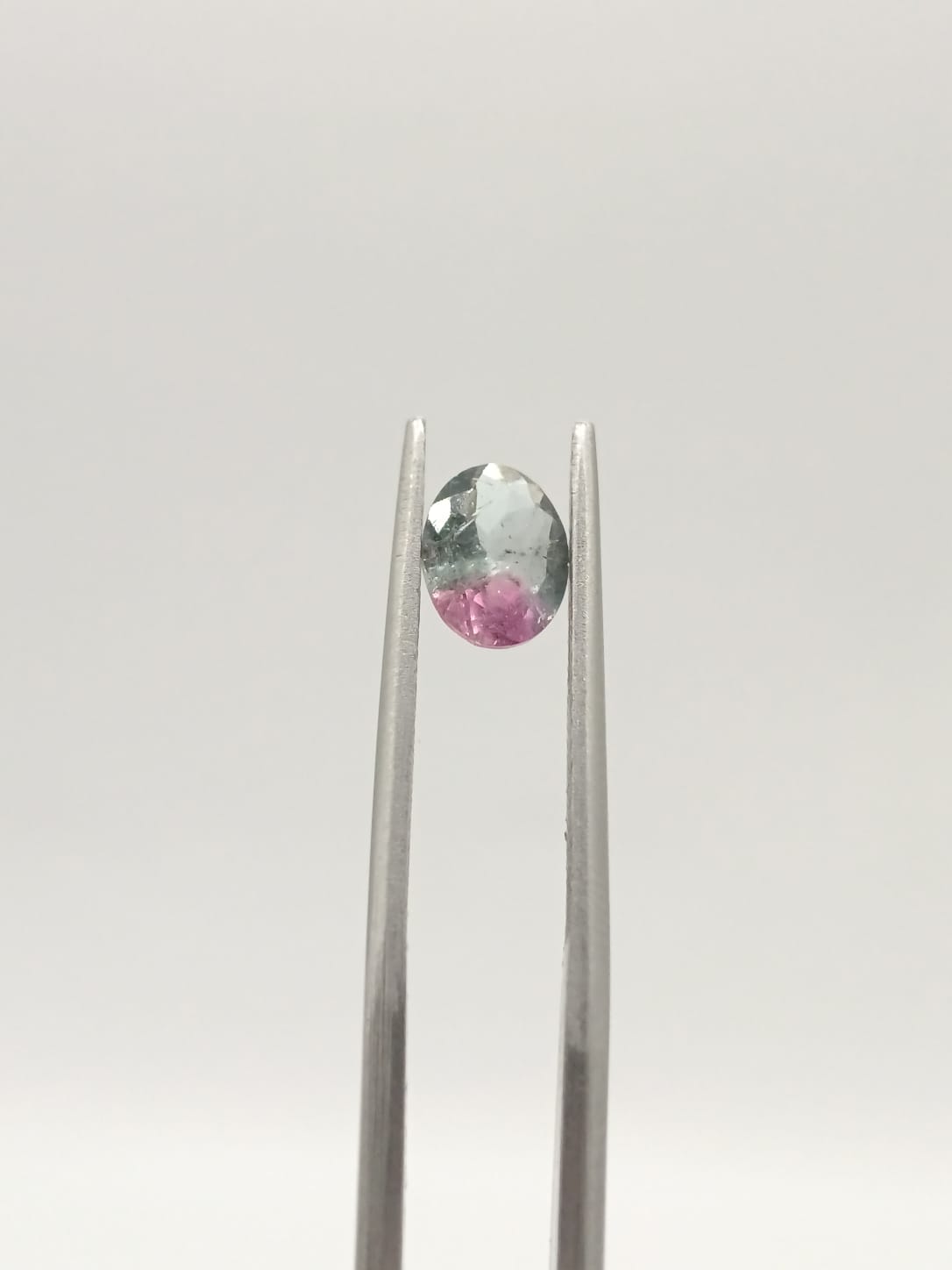 Turmalina sandia ovalada de 0.90ct