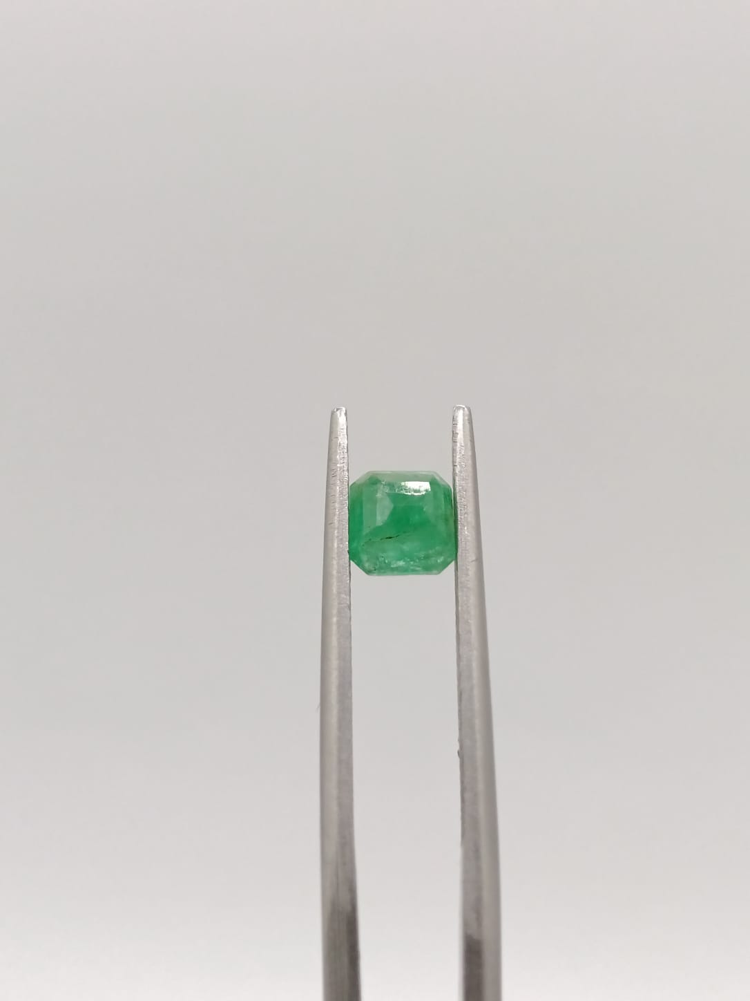 Esmeralda brasileña cuadrada de 0.60ct