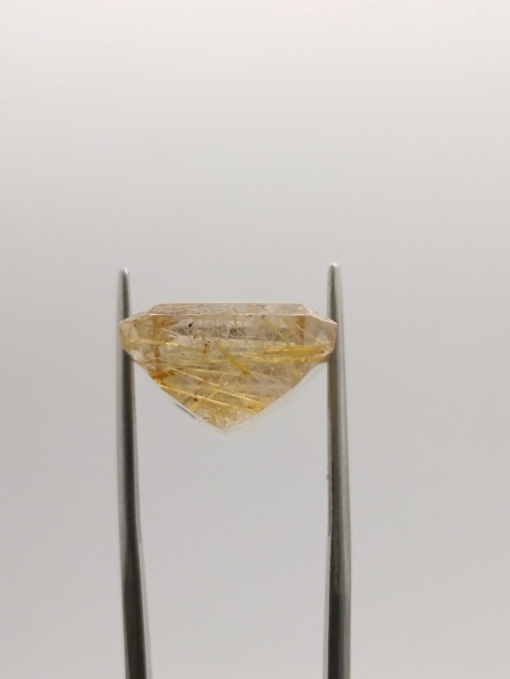 Cuarzo rutilado rectangular de 21.85ct