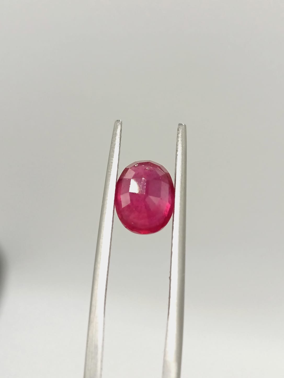 Rubí ovalado de 2.22ct