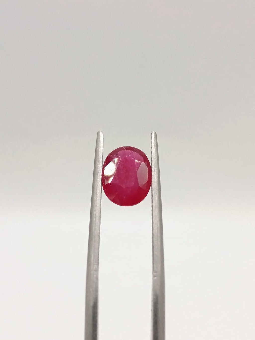 Rubí ovalado de 2.15ct
