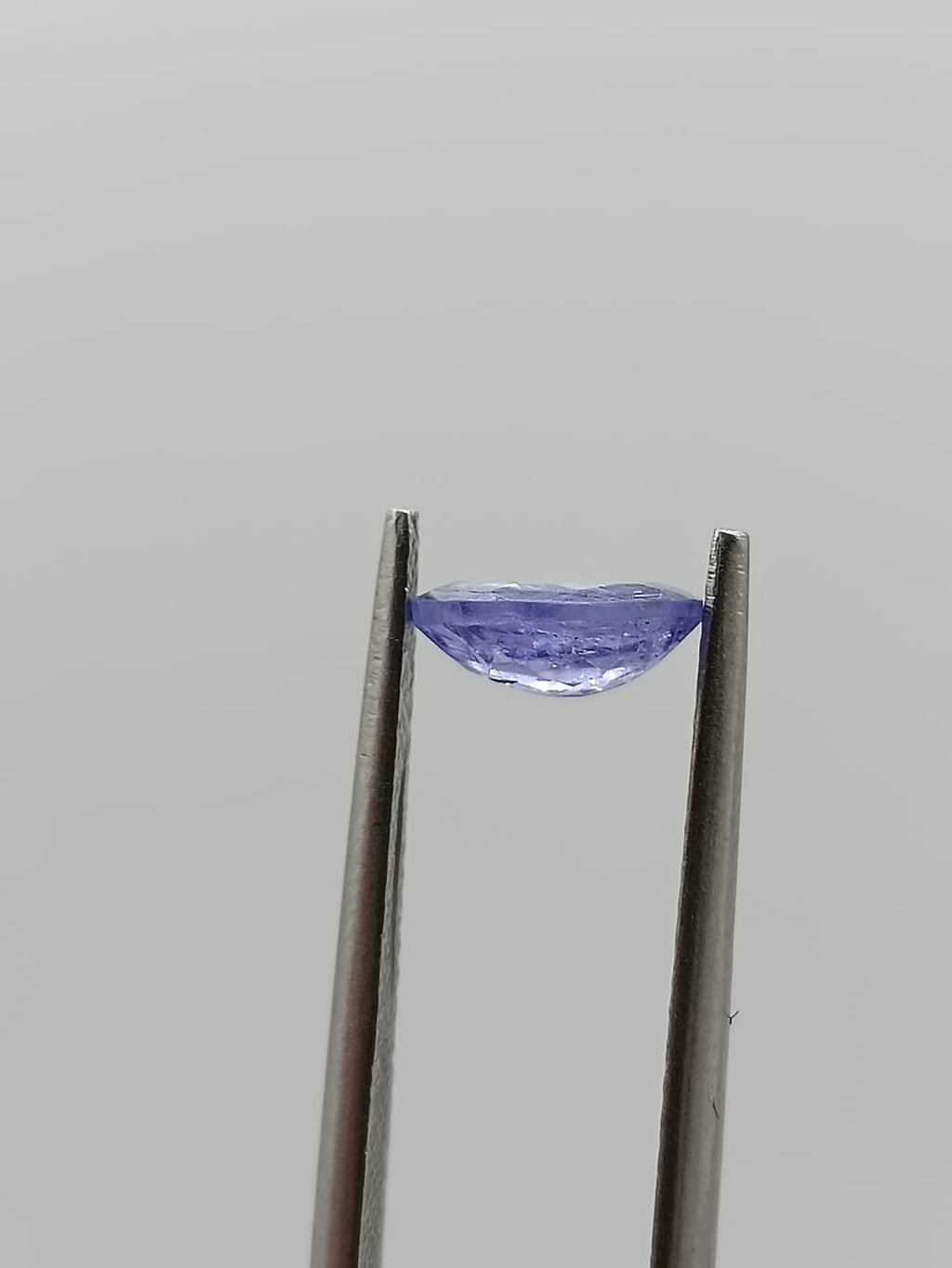 Tanzanita ovalada de 0.81ct