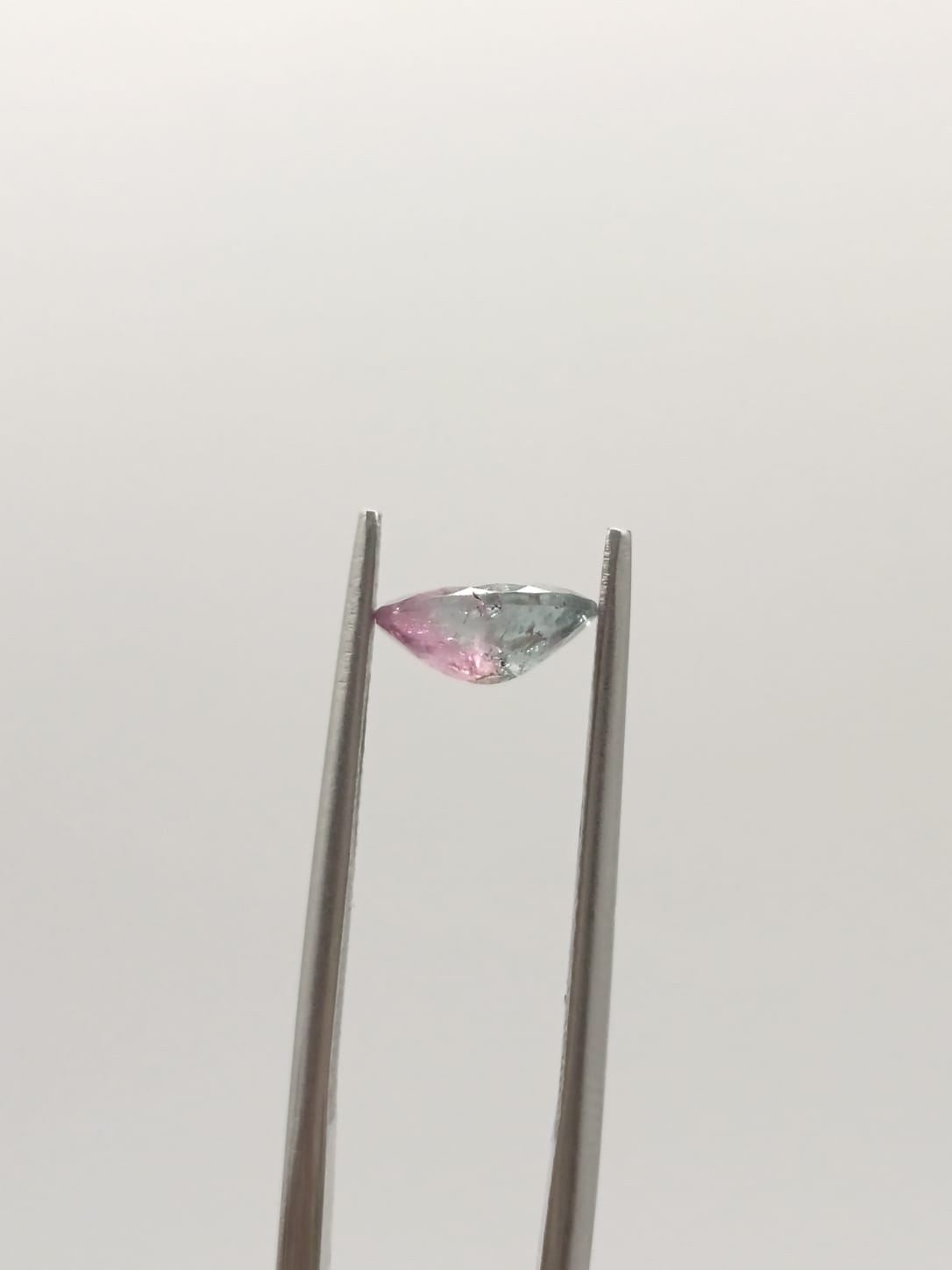 Turmalina sandia ovalada de 0.90ct