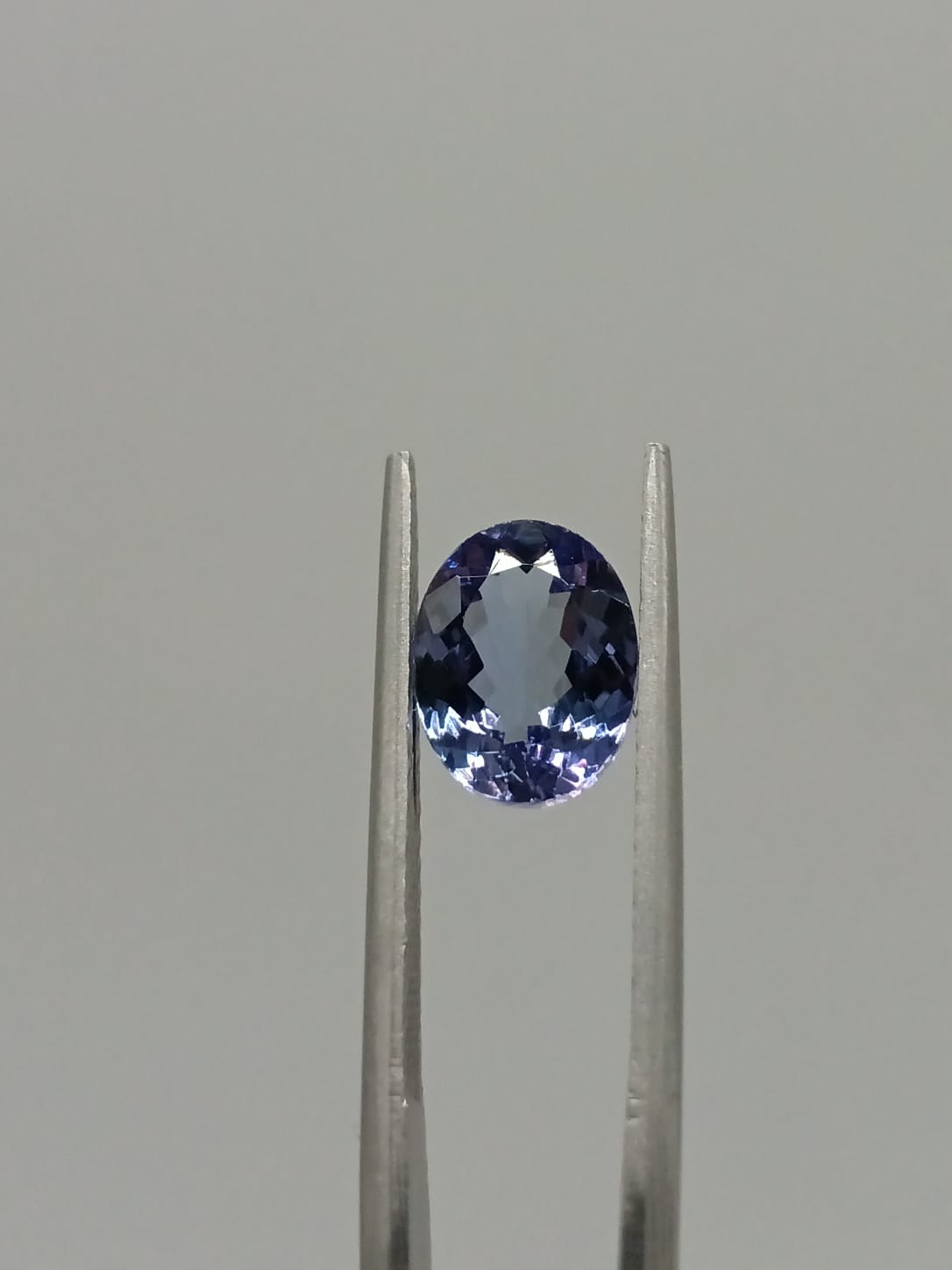 Tanzanita ovalada de 2.08ct