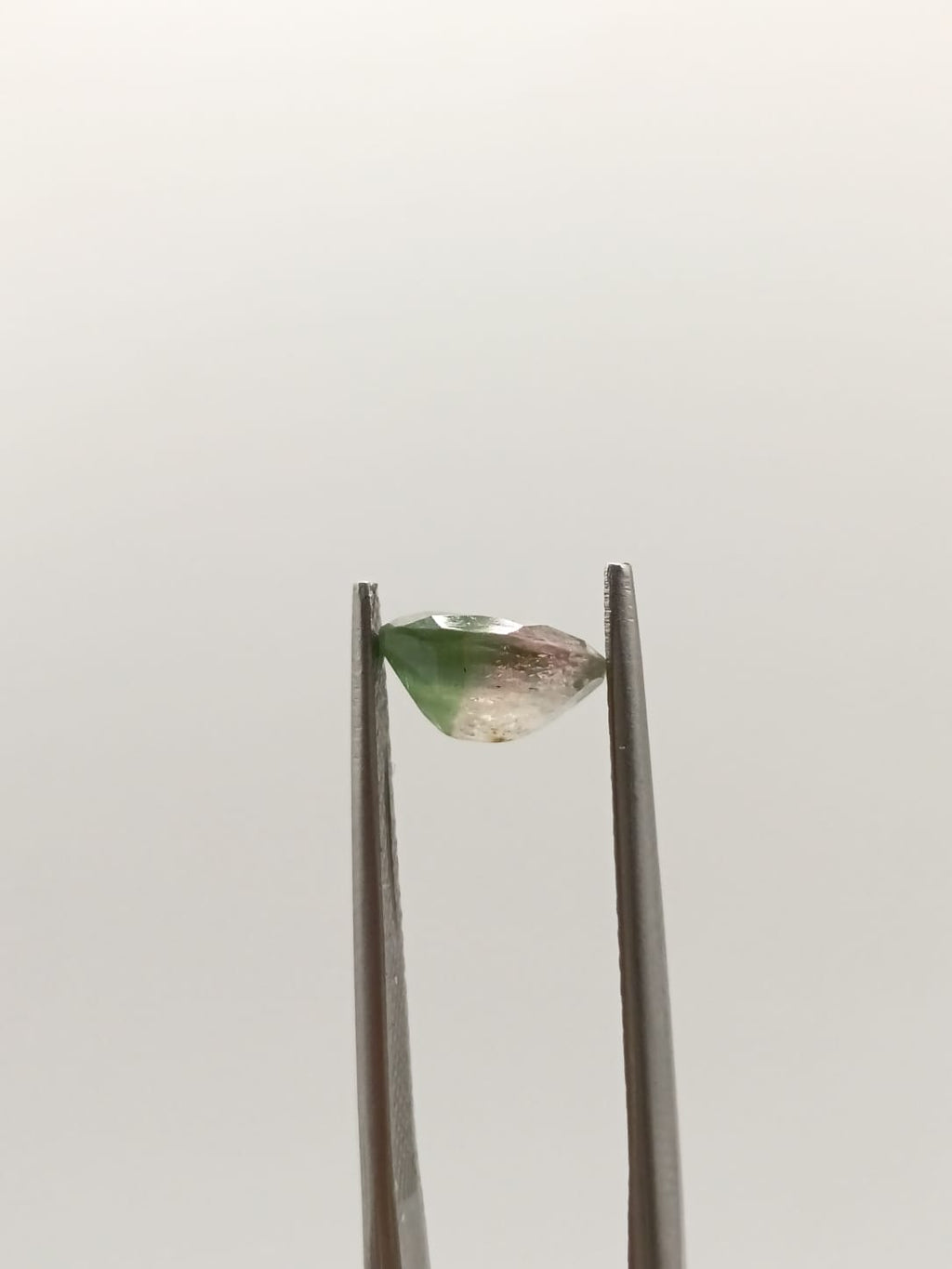 Turmalina sandia ovalada de 1.33ct