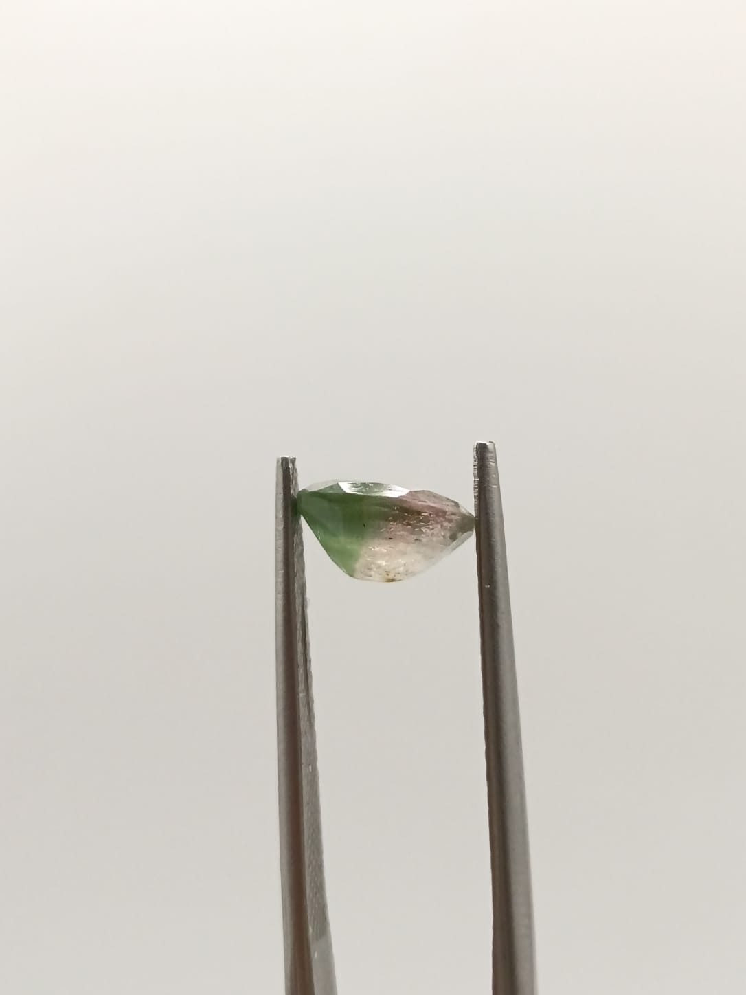 Turmalina sandia ovalada de 1.33ct