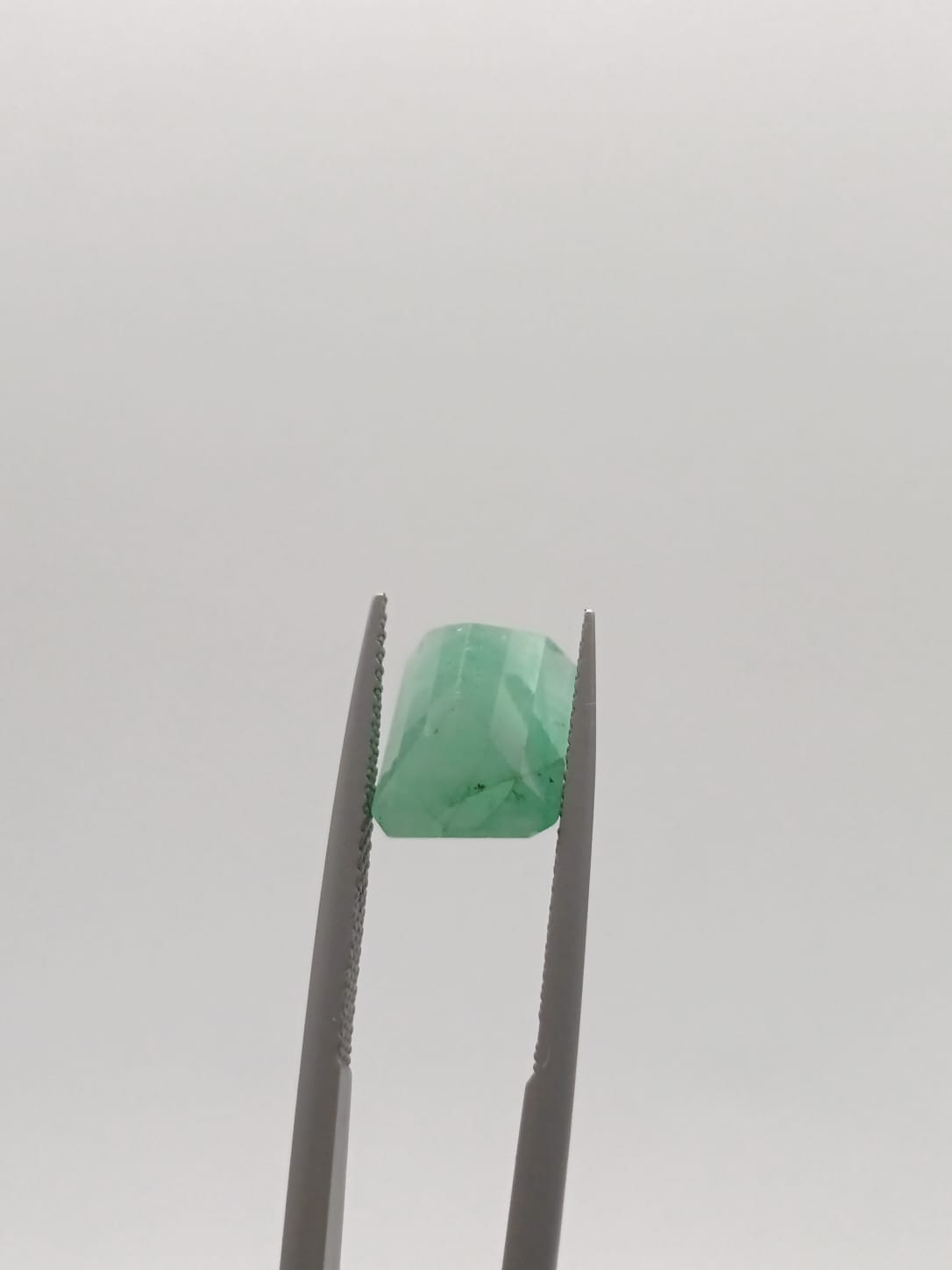 Esmeralda brasileña rectangular de 4.39ct