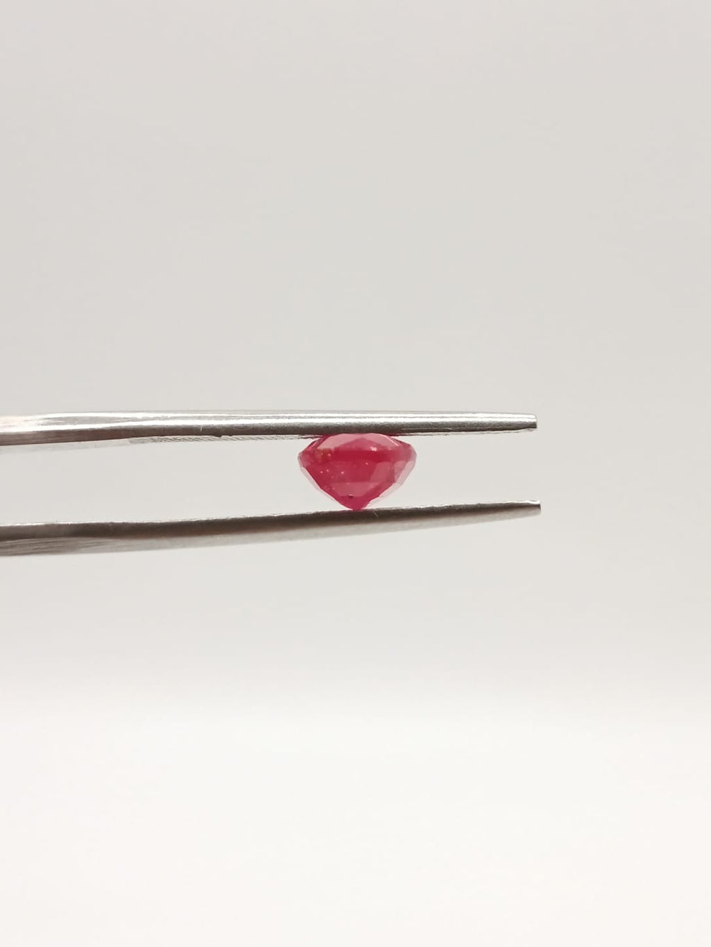 Rubí ovalado de 1.80ct