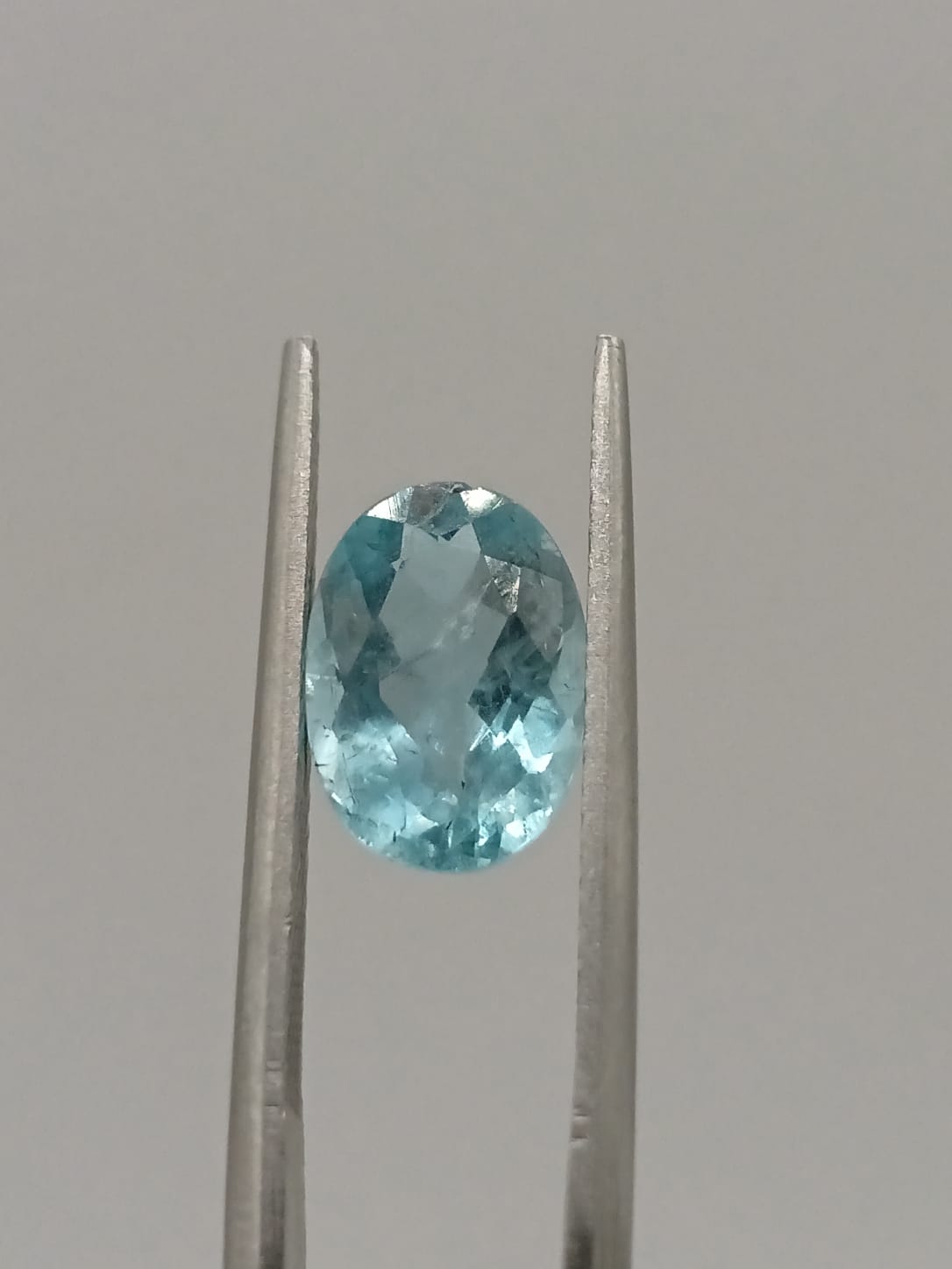Aguamarina ovalada de 2.28ct