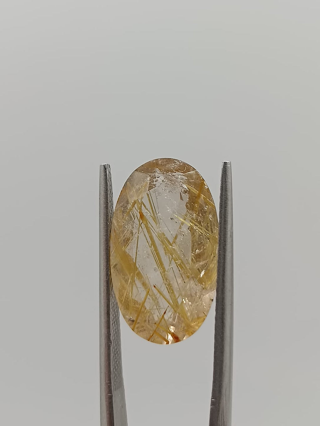 Cuarzo rutilado ovalado de 7.25ct