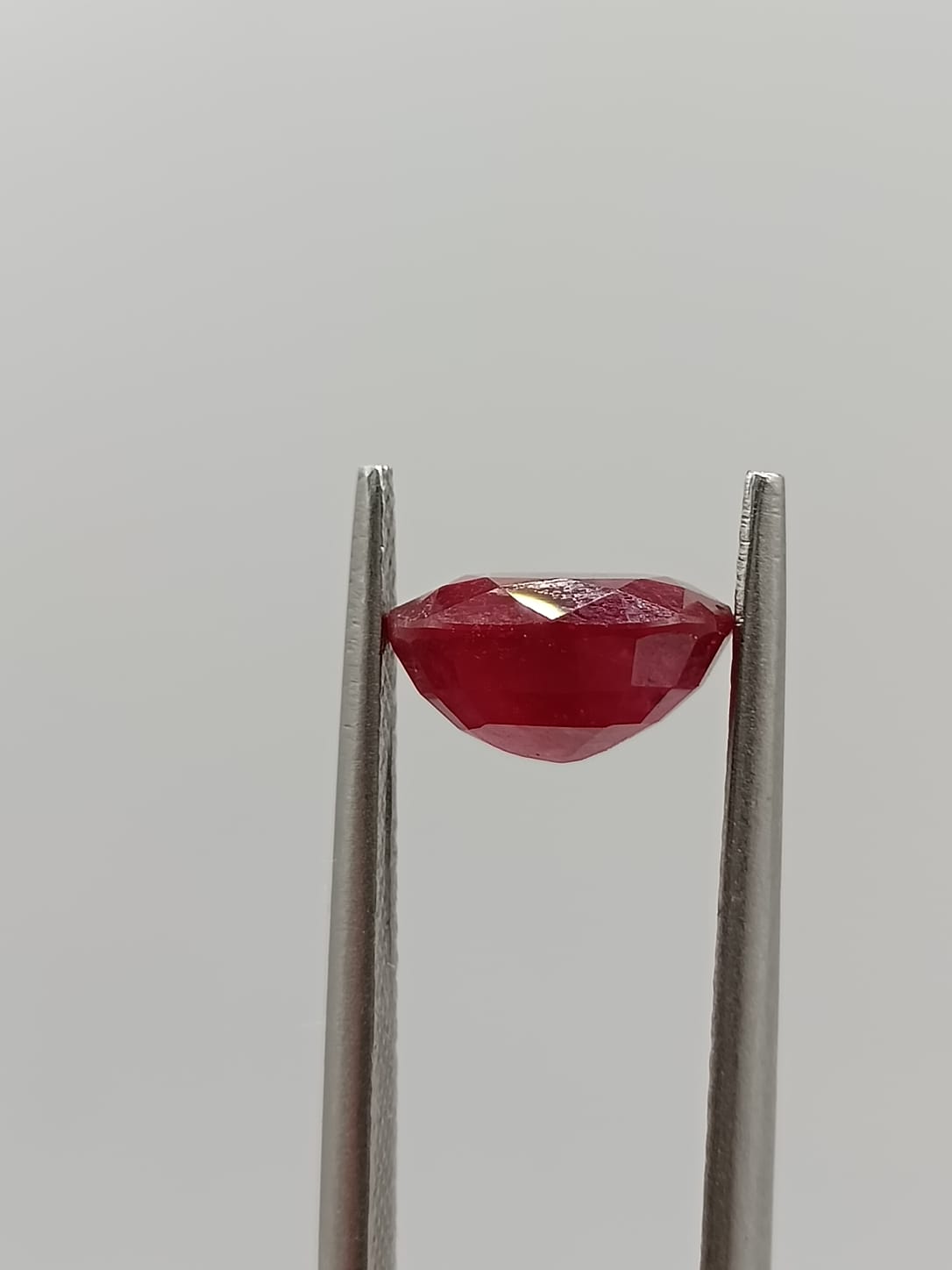 Rubí ovalado de 1.92ct