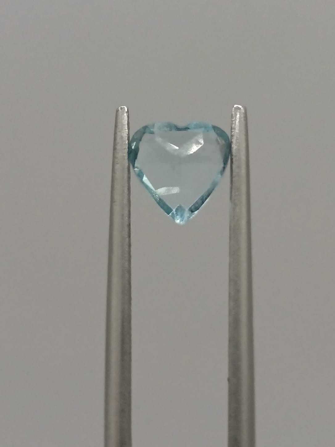 Aguamarina forma de corazón de 0.94ct