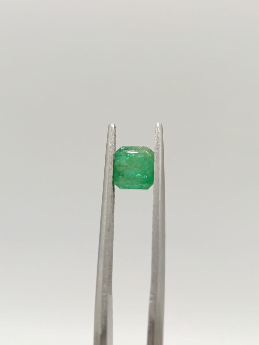 Esmeralda brasileña cuadrada de 0.60ct