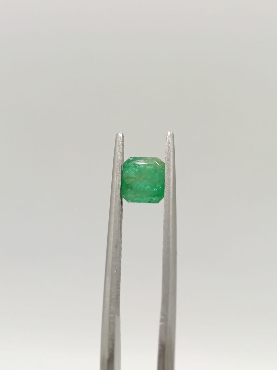 Esmeralda brasileña cuadrada de 0.60ct