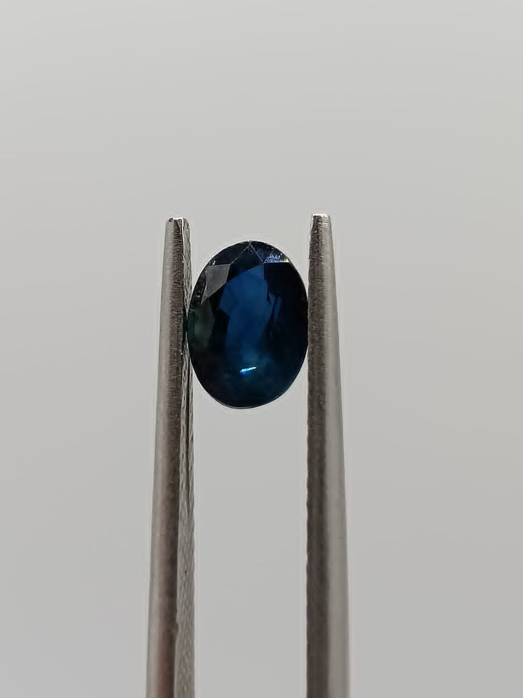 Zafiro ovalado de 1.09ct