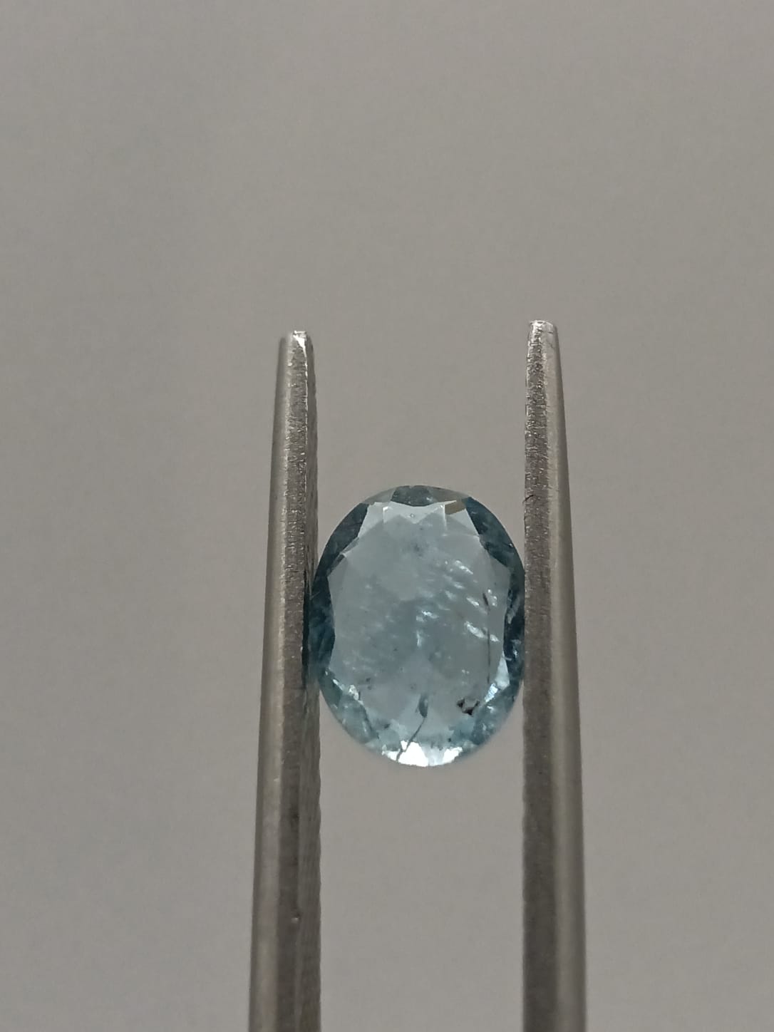 Aguamarina ovalada de 1.08ct