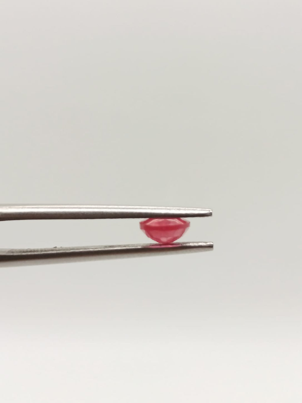 Rubí ovalado de 1.03ct