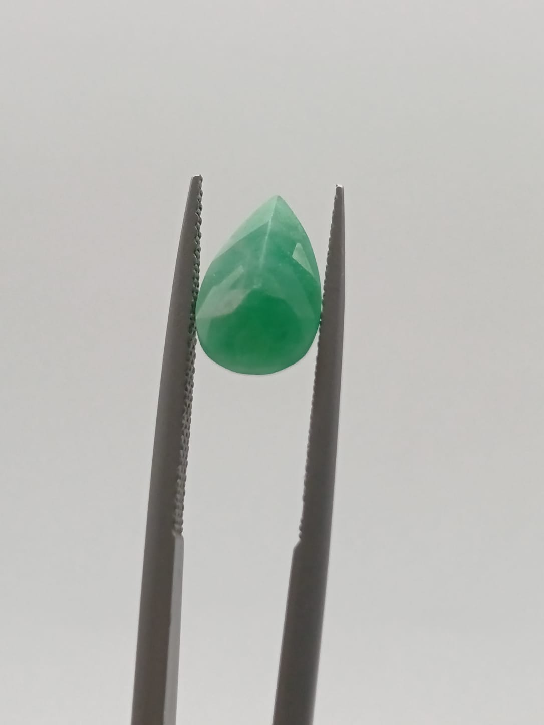 Esmeralda brasileña en forma de gota de 2.00ct