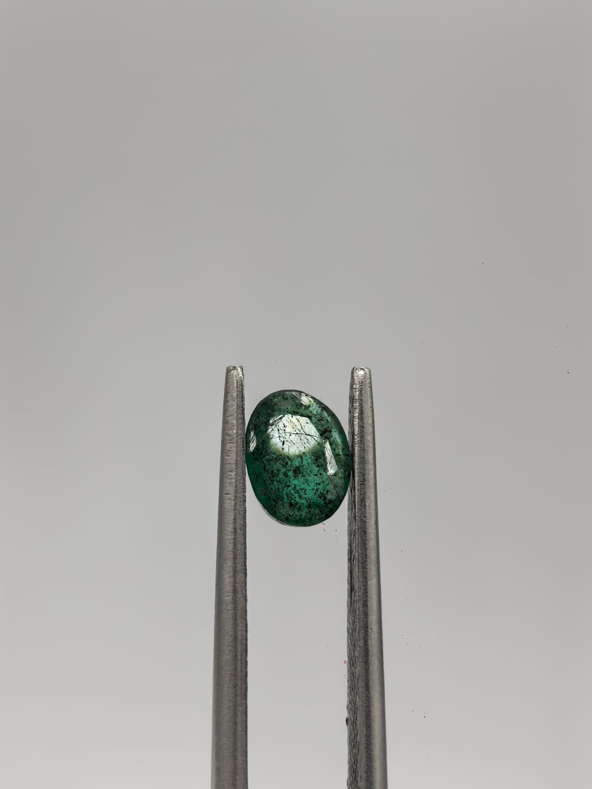 Esmeralda colombiana oval de 0.66ct