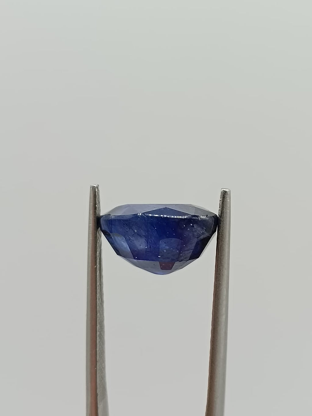 Zafiro ovalado de 6.32ct