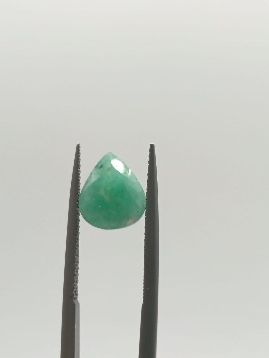 Esmeralda brasileña en forma de gota de 2.22ct