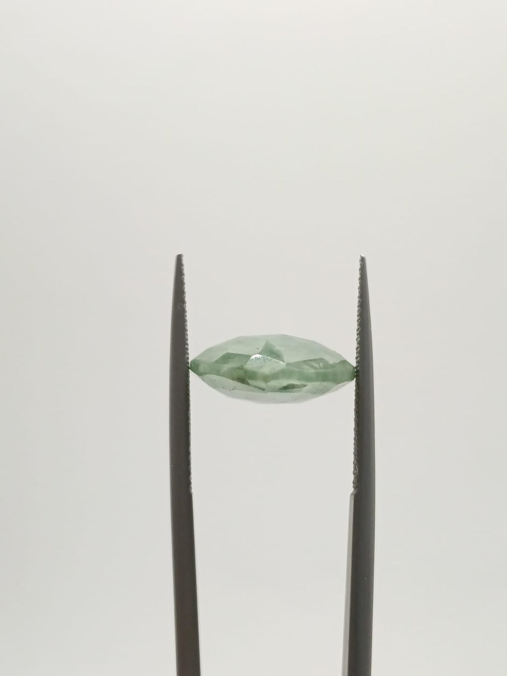 Esmeralda brasileña  en forma de gota de 9.95ct