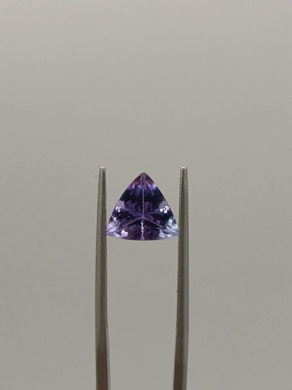 Tanzanita corte trillion de 2.99ct