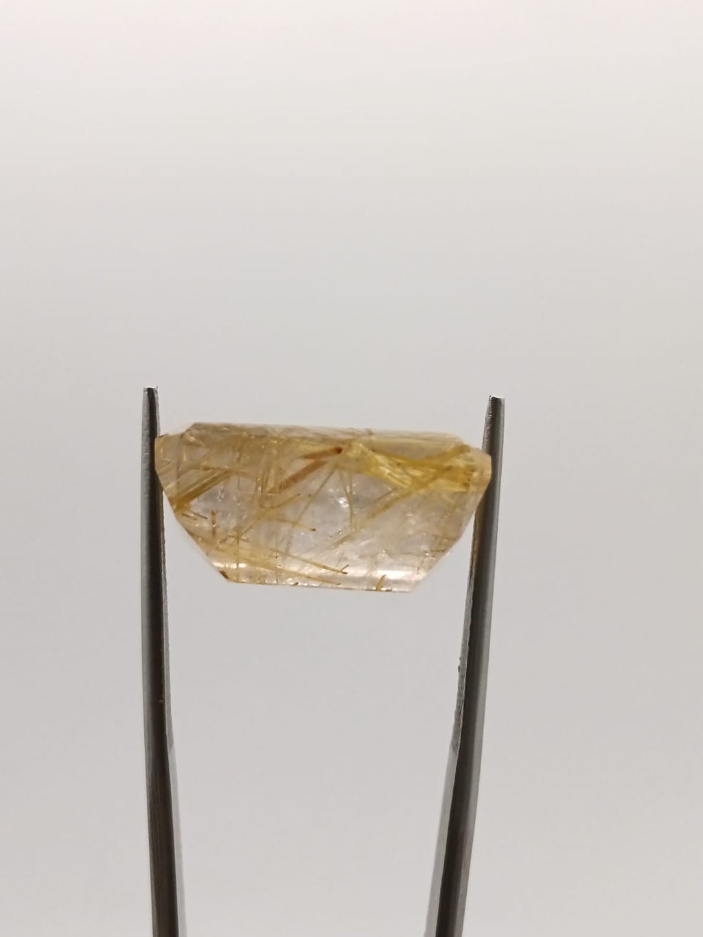 Cuarzo rutilado rectangular de 17.45ct