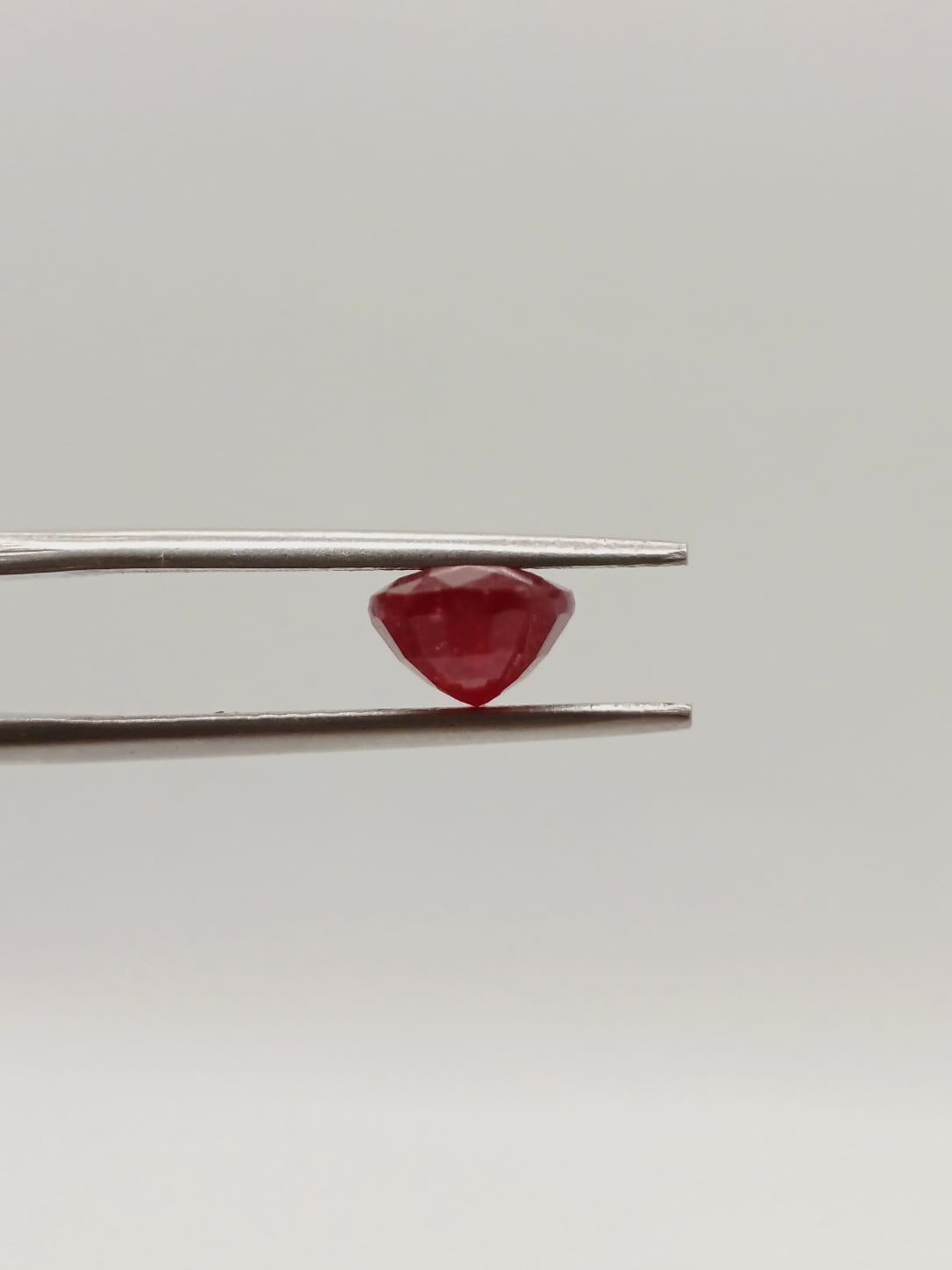 Rubí ovalado de 2.68ct