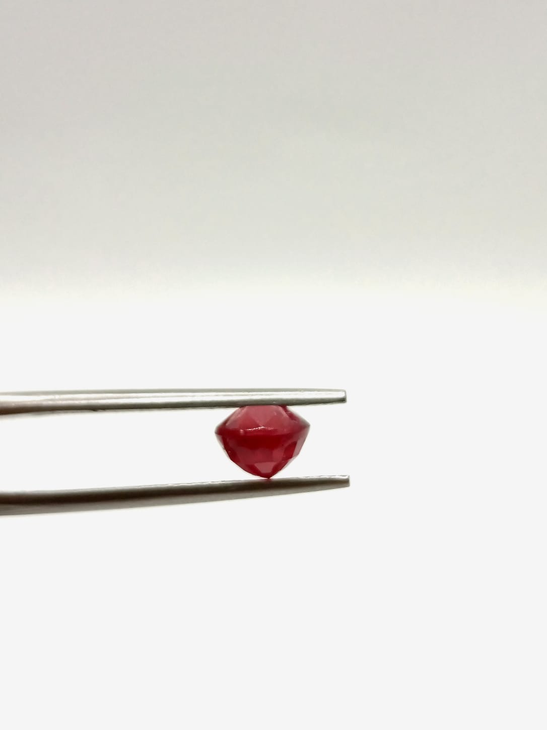 Rubí ovalado de 2.17ct