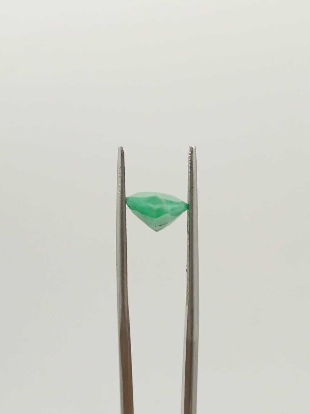 Esmeralda brasileña forma de gota de 2.89ct