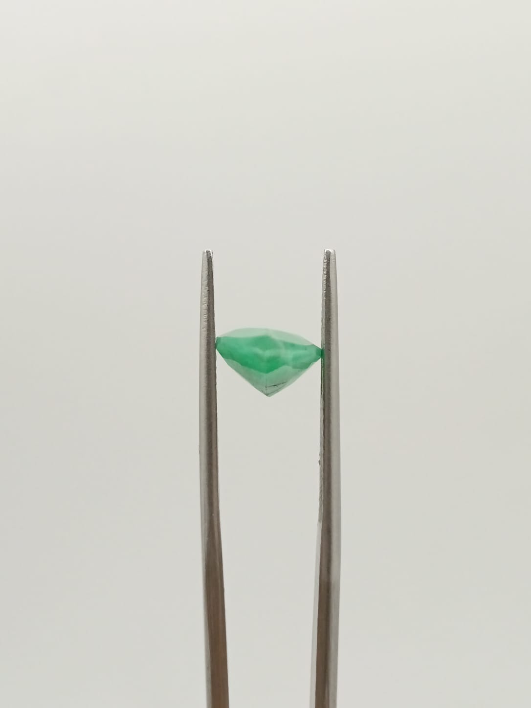 Esmeralda brasileña forma de gota de 2.89ct
