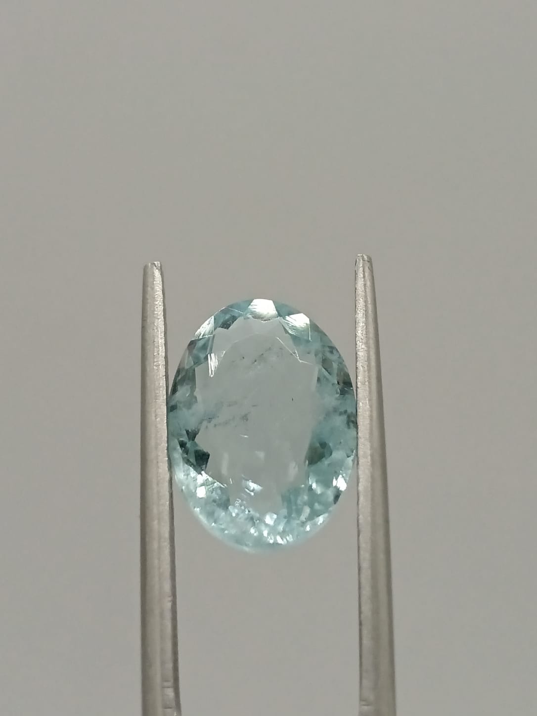 Aguamarina ovalada de 3.06ct