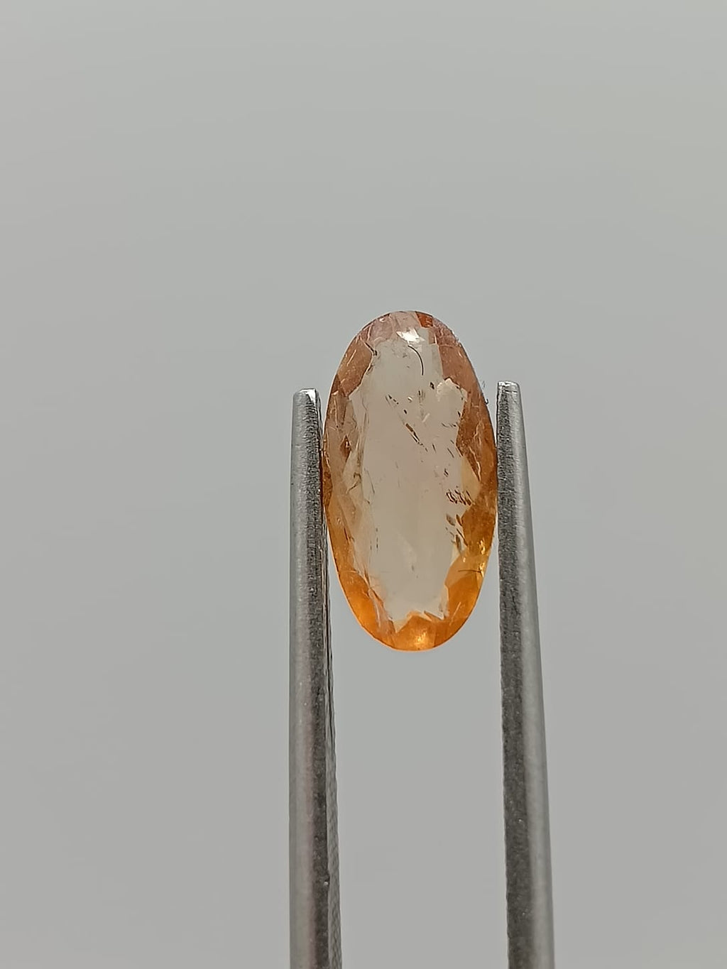 Topacio imperial ovalado de 1.64ct