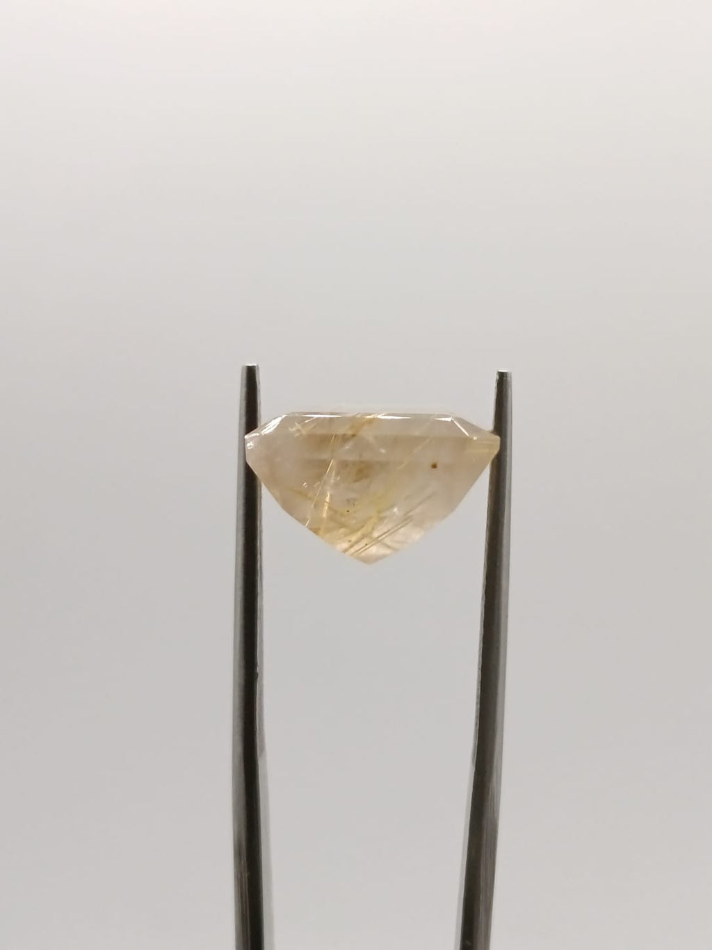 Cuarzo rutilado rectangular de 12.60ct