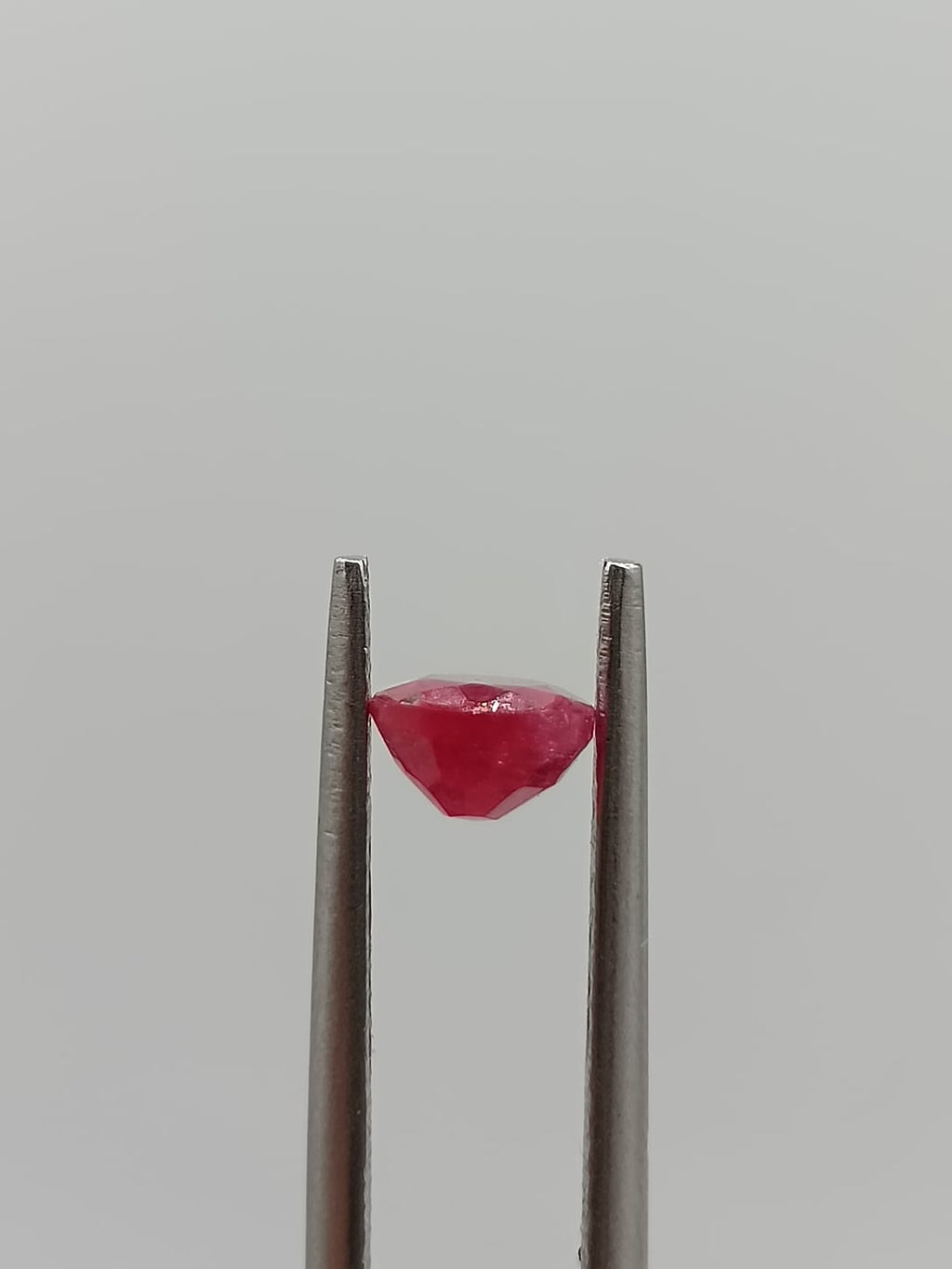 Rubí ovalado de 1.12ct