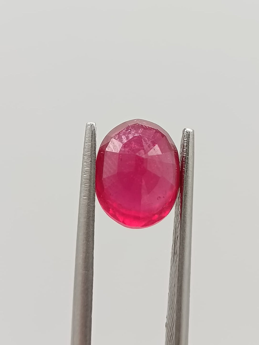 Rubí ovalado de 3.17ct