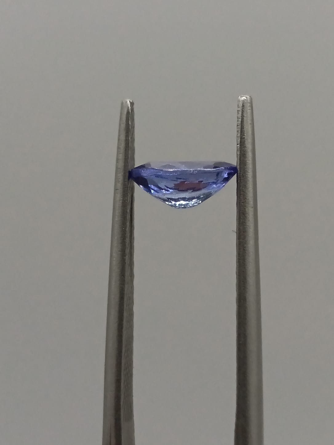 Tanzanita ovalada de 0.79ct