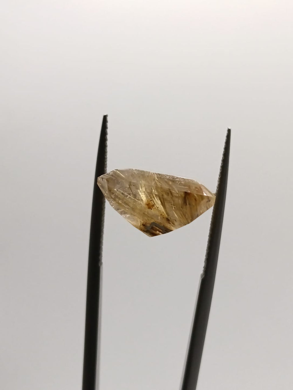 Cuarzo rutilado rectangular de 20.78ct