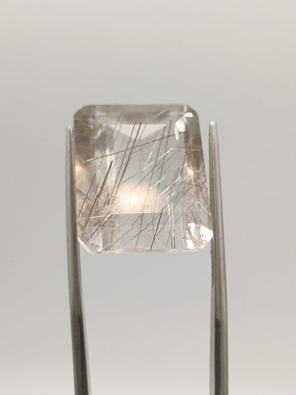 Cuarzo rutilado rectangular de 24.11ct