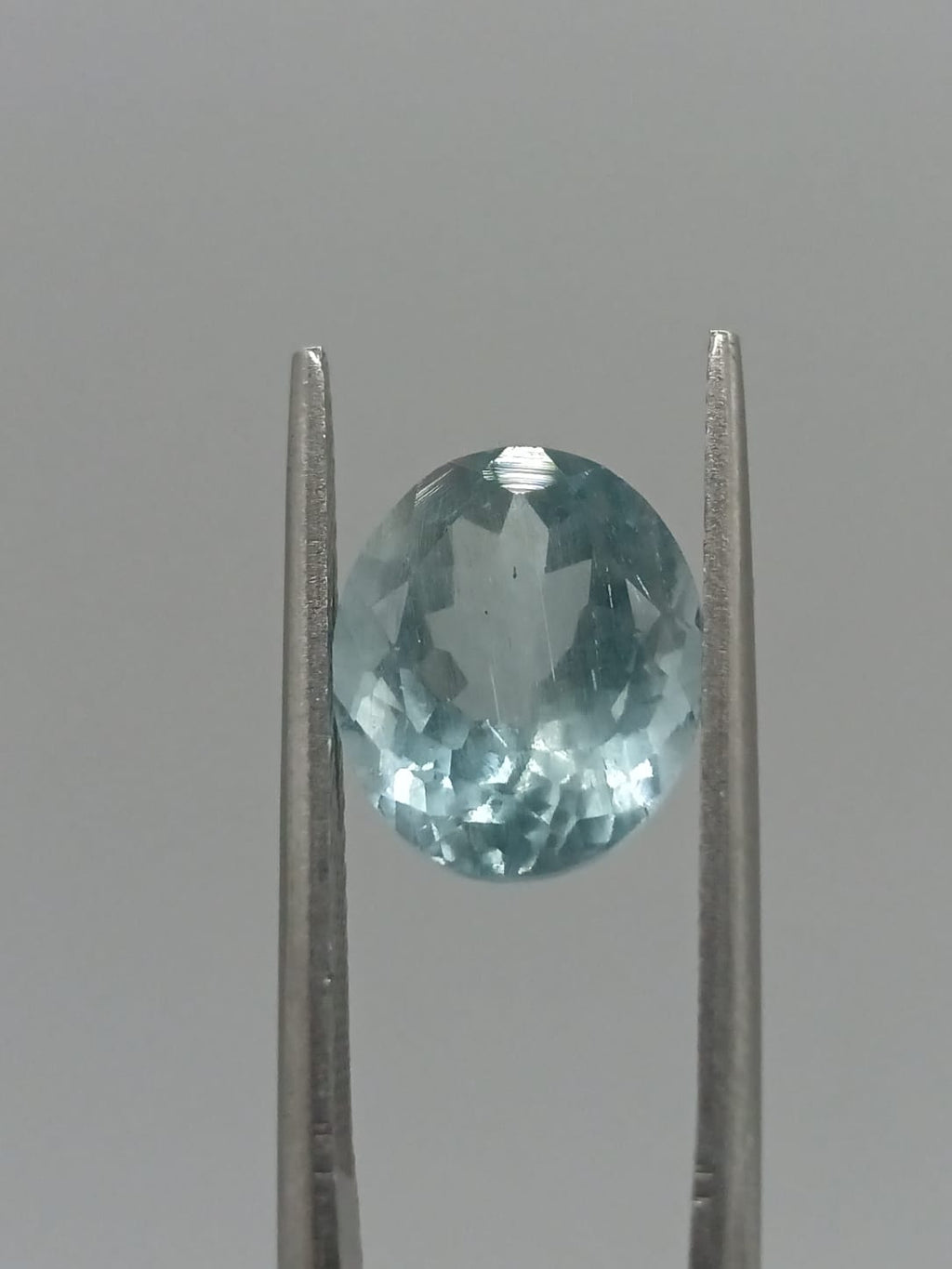 Aguamarina ovalada de 3.87ct