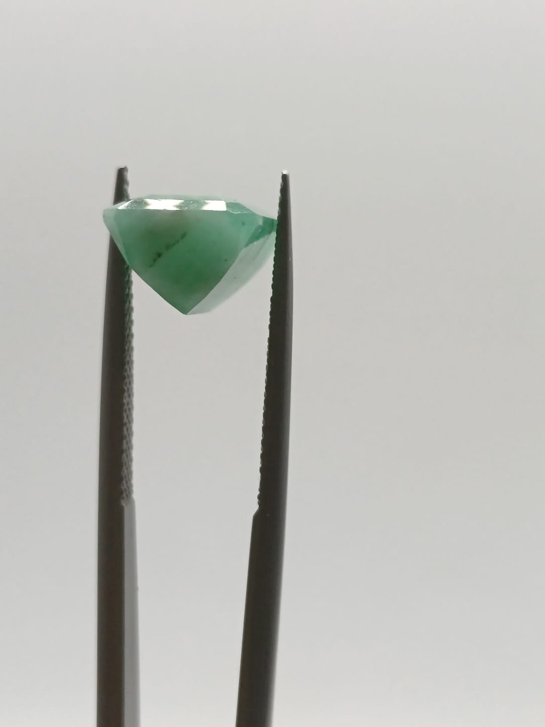 Esmeralda brasileña rectangular de 5.60ct