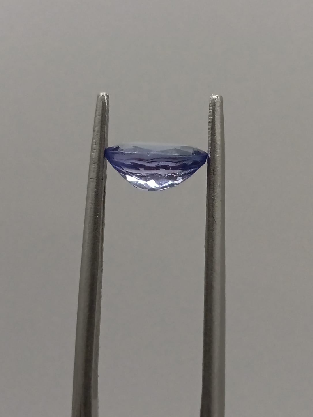 Tanzanita ovalada de 0.82ct