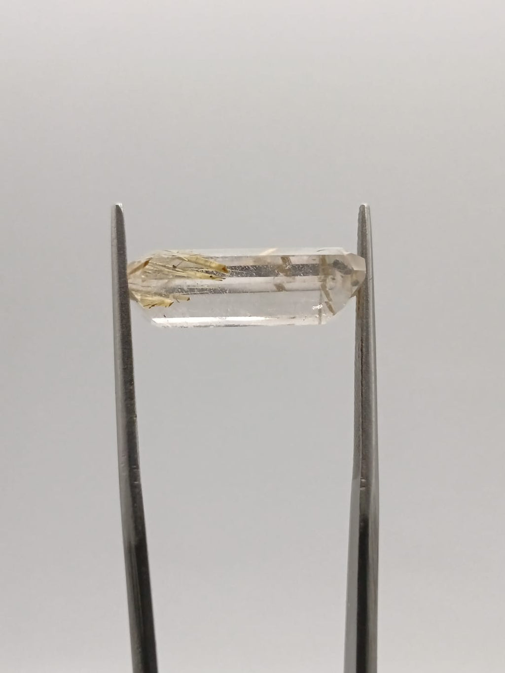 Cuarzo rutilado rectangular de 7.49ct