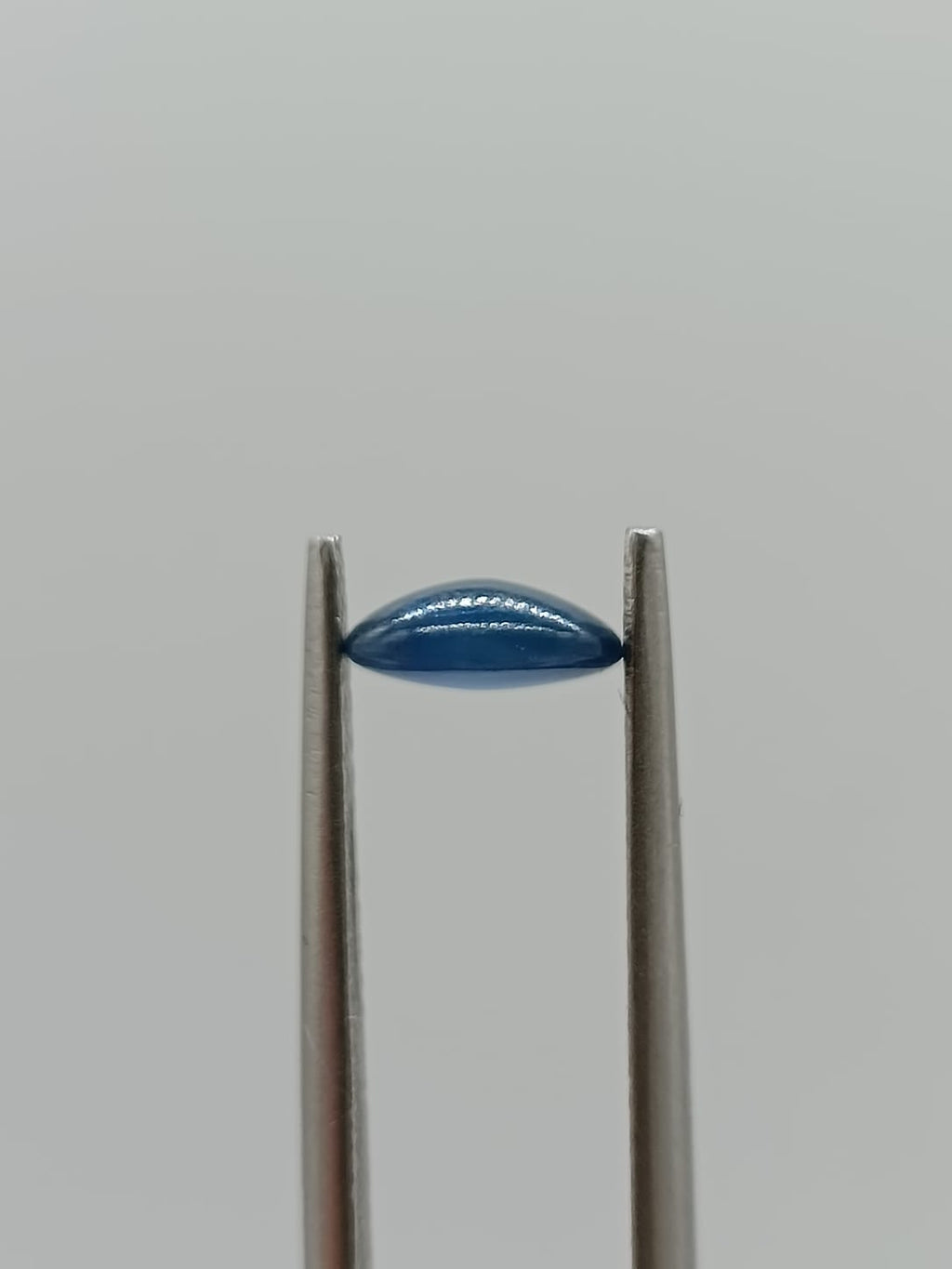 Zafiro ovalado de 0.82ct