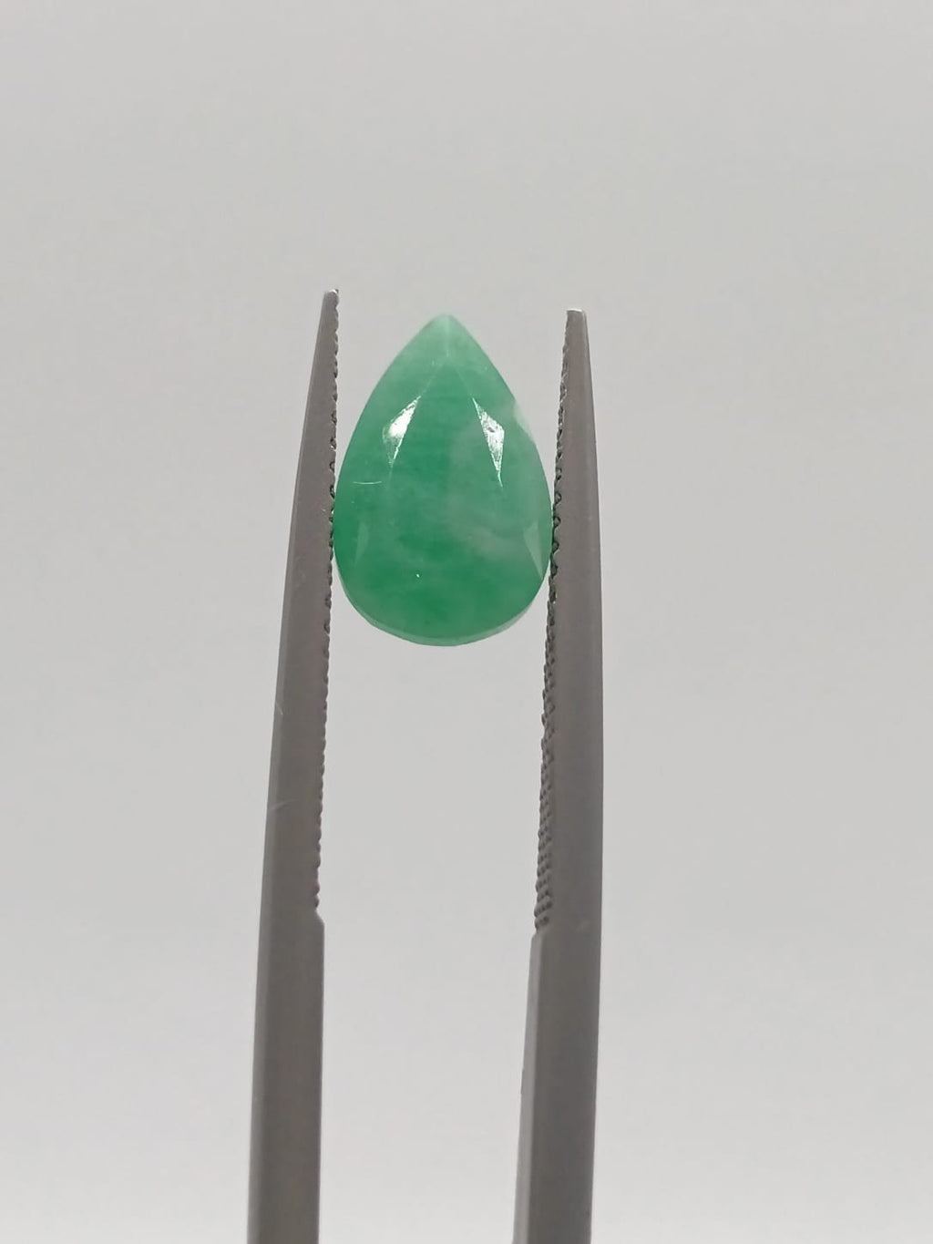 Esmeralda brasileña en forma de gota de 2.00ct