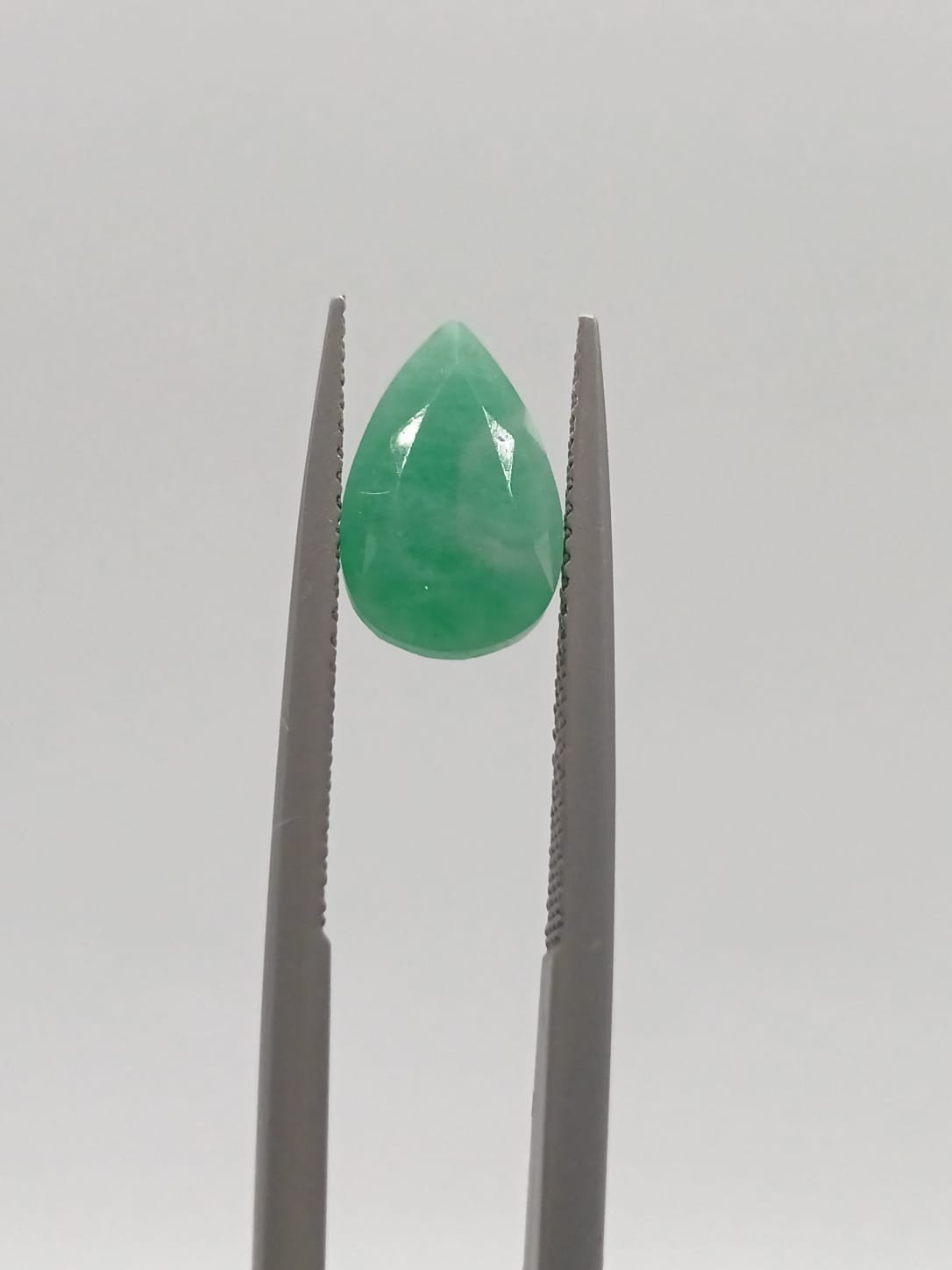 Esmeralda brasileña en forma de gota de 2.00ct